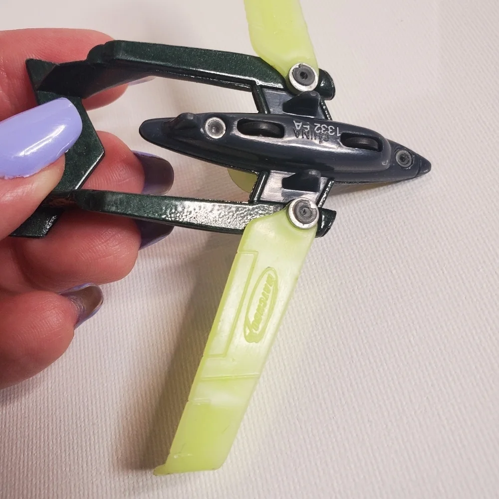 Vintage 2000- Mattel Radar Plane (Glow in the Dark)